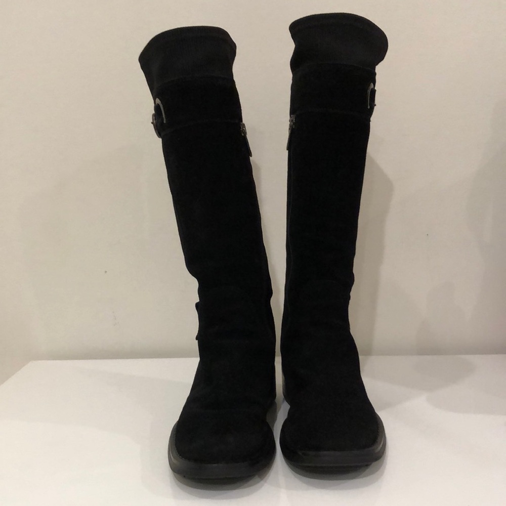 Aquatalia Black Suede Water Resistant Boots Size 6